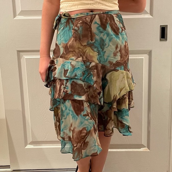 Zara ruffle skirt - Picture 3 of 3